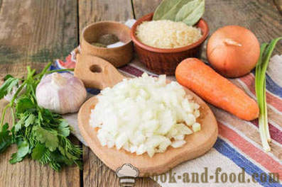 Basi sayur-sayuran bersama nasi dan ayam