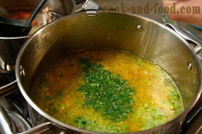 Sup dengan kacang hijau dan bebola daging