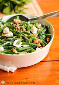 Salad dengan kacang hijau