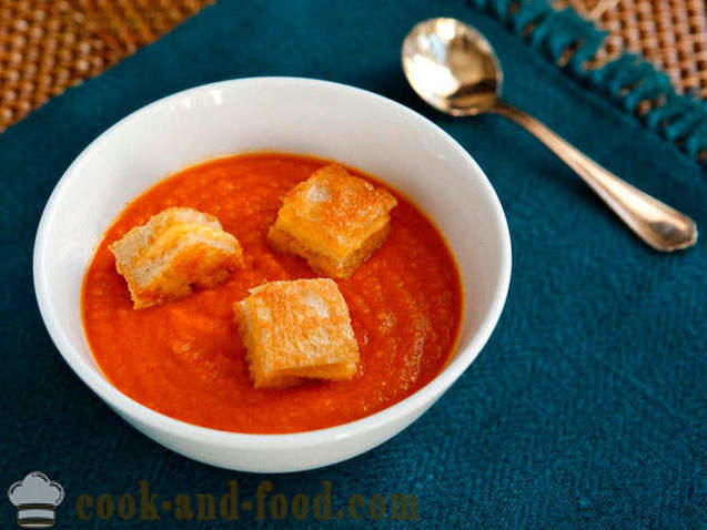 Sup tomato dengan croutons bakar