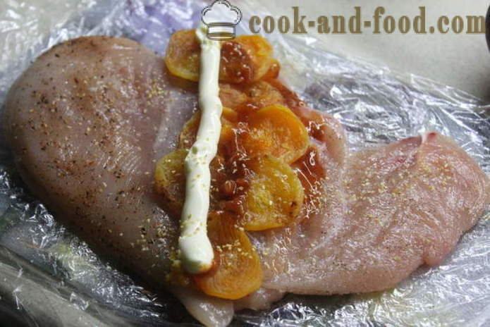 Gulung ayam dengan nanas dan aprikot - bagaimana untuk membuat gulung ayam, dengan langkah demi langkah resipi foto