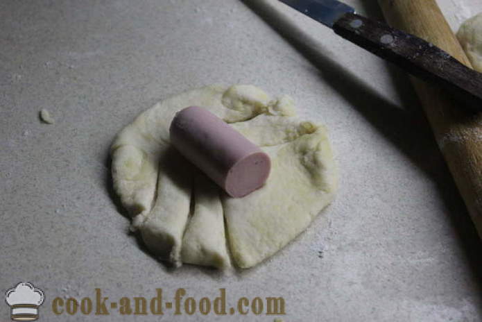 Babi dalam selimut pada yogurt dan yis - bagaimana untuk memasak anjing panas dalam pastri di dalam oven, dengan langkah demi langkah resipi foto