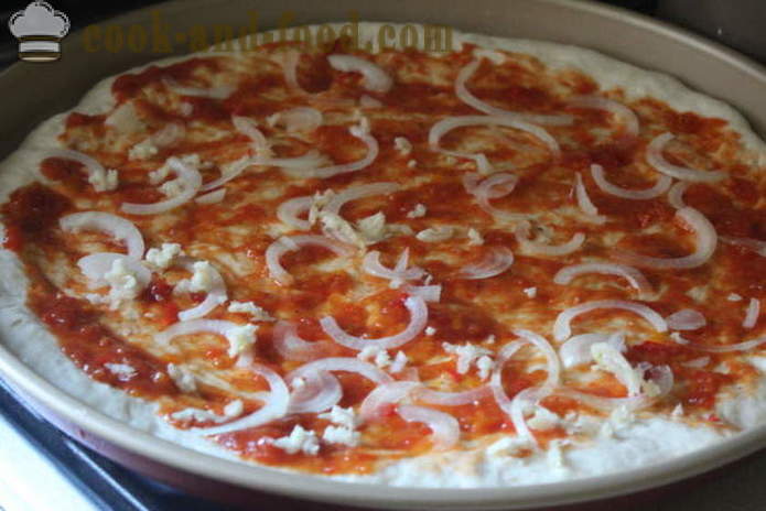 Pizza yis dengan daging dan keju di rumah - langkah demi langkah foto-pizza resipi dengan daging cincang dalam ketuhar