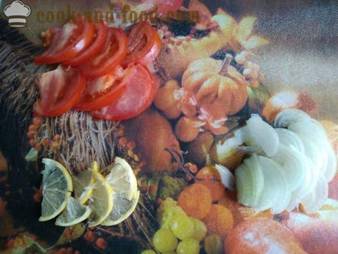 Ikan kembung bakar dengan tomato dan limau dalam kerajang - seperti ikan kembung bakar dengan lemon di dalam oven, dengan langkah demi langkah resipi foto