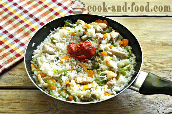 Nasi dengan sayur-sayuran dan ayam - kedua-dua lazat masak nasi ayam dalam kuali, langkah demi langkah resipi foto