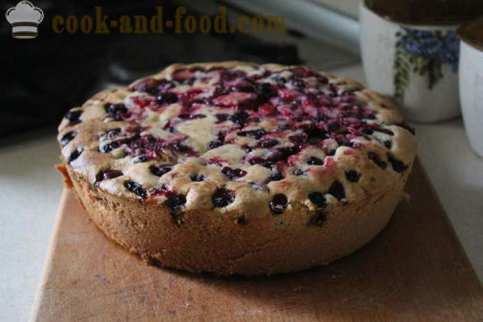 Sponge berry tart Charlotte pai - bagaimana untuk membuat tart berry di dalam oven, dengan langkah demi langkah resipi foto