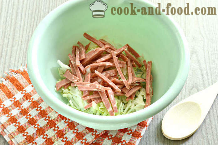 Salad dengan croutons, lobak merah Korea, sosej - Bagaimana untuk menyediakan salad dengan croutons dan mayonis, langkah demi langkah resipi foto