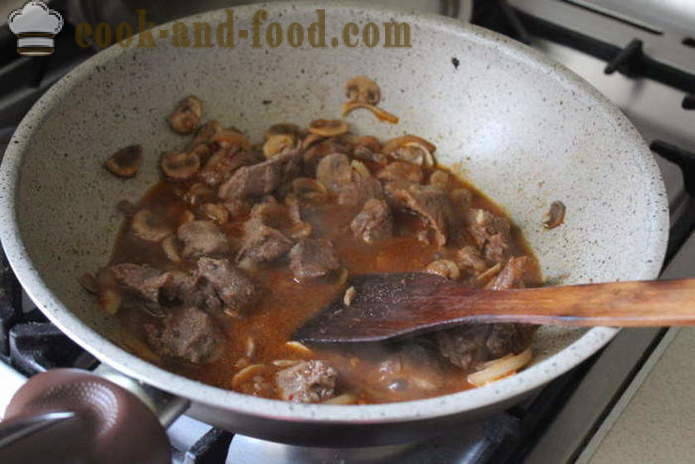 Lazat daging lembu rebus - kedua-dua lazat untuk memasak stew daging lembu dengan cendawan, langkah demi langkah resipi foto