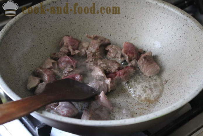 Lazat daging lembu rebus - kedua-dua lazat untuk memasak stew daging lembu dengan cendawan, langkah demi langkah resipi foto