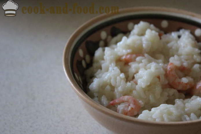 Beras lazat dengan udang dalam Thai - bagaimana untuk memasak nasi dengan makanan laut, langkah demi langkah resipi foto