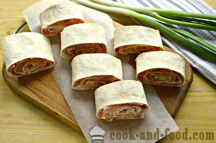 Appetizer roti pita dengan sosej - bagaimana untuk membuat roti pita roll disumbat dengan sosej, langkah demi langkah resipi foto