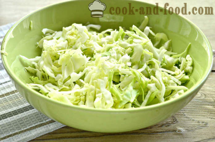 Salad mudah kubis dan timun dengan cuka - bagaimana untuk membuat salad yang lazat kubis segar dan timun dengan langkah demi langkah resipi foto