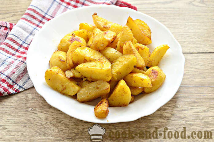 Keping bakar kentang di dalam ketuhar dengan bawang putih dan kicap - kedua-dua kentang lazat dibakar di dalam oven, dengan langkah demi langkah resipi foto