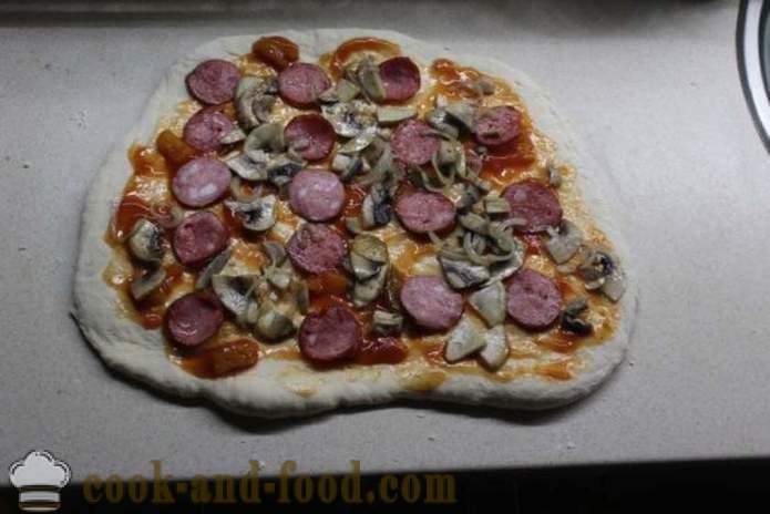 Stromboli - pizza roll doh beragi, bagaimana untuk membuat pizza di roll, langkah demi langkah resipi foto