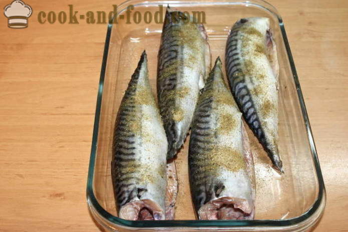 Mackerel disumbat bawang dalam oven - bagaimana untuk memasak ikan kembung dengan beras, langkah demi langkah resipi foto