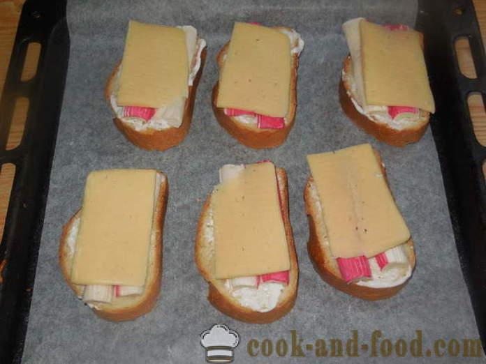 Sandwic panas dengan keju dan ketam kayu - bagaimana untuk membuat sandwic panas di dalam oven, dengan langkah demi langkah resipi foto