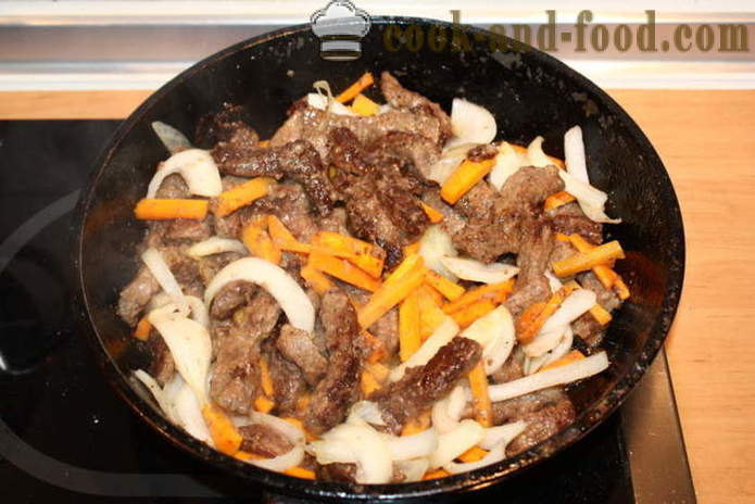 Stroganoff daging lembu dengan wain dan sayur-sayuran - satu langkah demi langkah resipi dengan gambar bagaimana untuk memasak daging lembu stroganoff dengan kuah