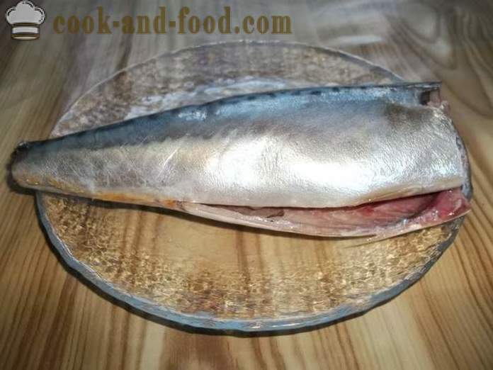 Ikan kembung bakar dalam foil dalam oven - bagaimana untuk memasak ikan kembung dalam foil, dengan langkah demi langkah resipi foto