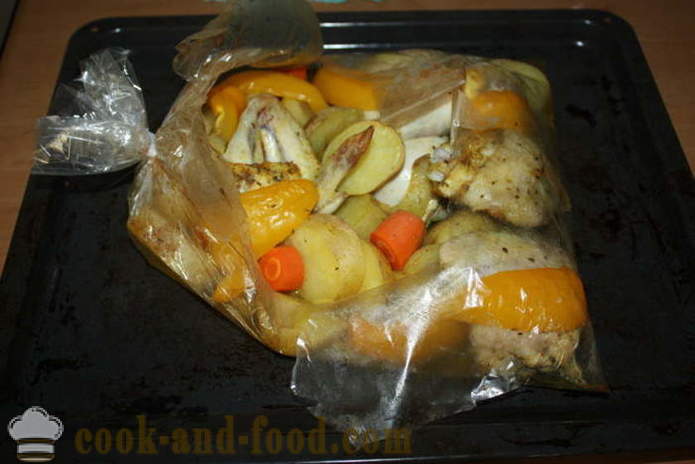 Kentang bakar dengan ayam di lengan - bagaimana untuk memasak kentang di dalam ketuhar dengan ayam, langkah demi langkah resipi foto