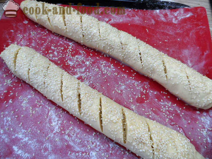 Nipis baguette Perancis dalam oven - bagaimana untuk membakar baguette Perancis di rumah, langkah demi langkah resipi foto