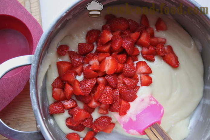 Mufin buatan sendiri pada yogurt dengan strawberi - bagaimana untuk memasak mufin dalam acuan silikon, langkah demi langkah resipi foto