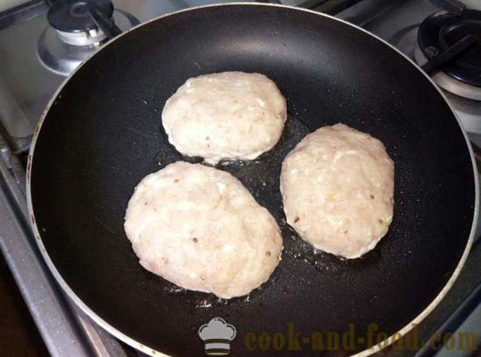 Burger lazat yang diperbuat daripada daging babi dan ayam - bagaimana untuk membuat cutlets daging babi dan ayam, dengan langkah demi langkah resipi foto