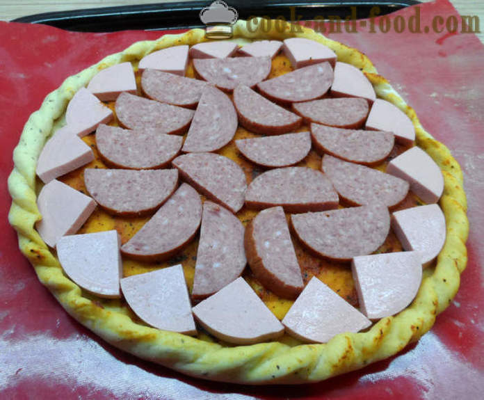 Pizza buatan sendiri mudah dengan pesat dan topping terbaik pizza - bagaimana untuk memasak yis pizza, langkah demi langkah resipi foto