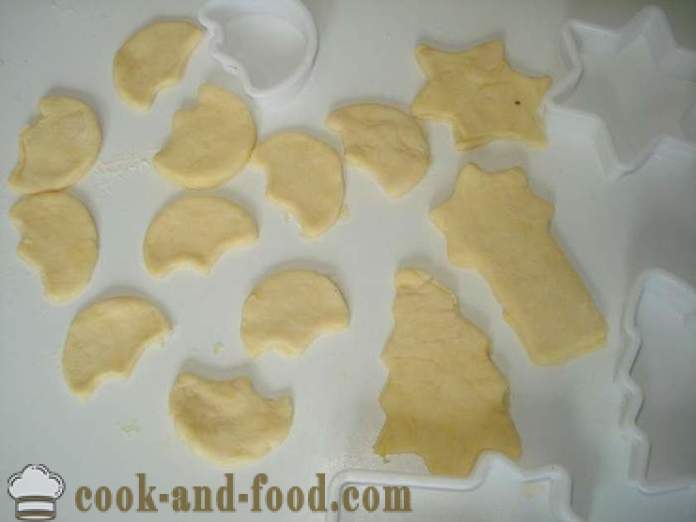 Cookies cepat dan lazat dari doh tidak beragi tidak stabil dengan gula dan kacang tanah - bagaimana untuk membuat cookies puff pastri di dalam oven, dengan langkah demi langkah resipi foto