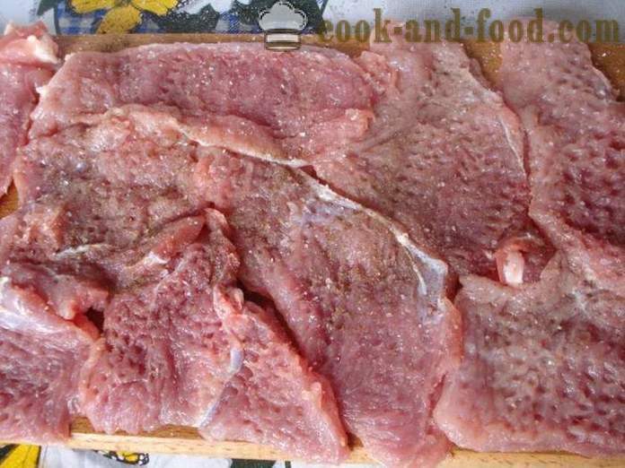 Potongan daging babi berair dalam adunan - bagaimana untuk membuat cop daging babi lembut dan berair dalam kuali, langkah demi langkah resipi foto