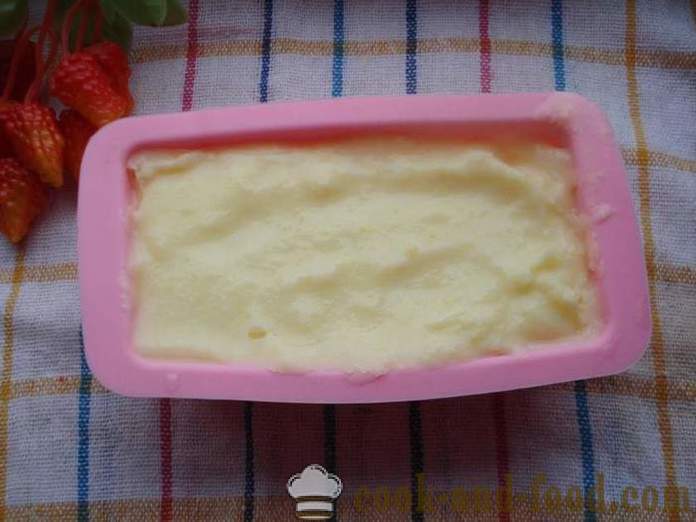 Ais krim buatan sendiri yang diperbuat daripada susu dengan kanji - bagaimana untuk membuat sundae ais krim di rumah, langkah demi langkah resipi foto