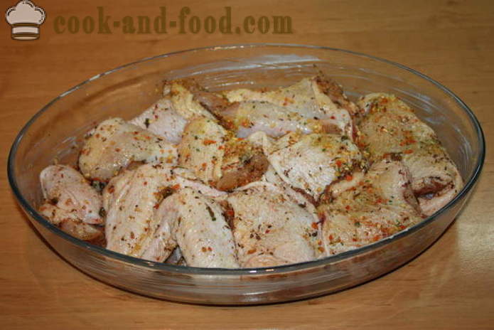 Kepingan ayam, dilapisi tepung roti - seperti yang lazat untuk memasak kepingan ayam dalam oven, dengan langkah demi langkah resipi foto