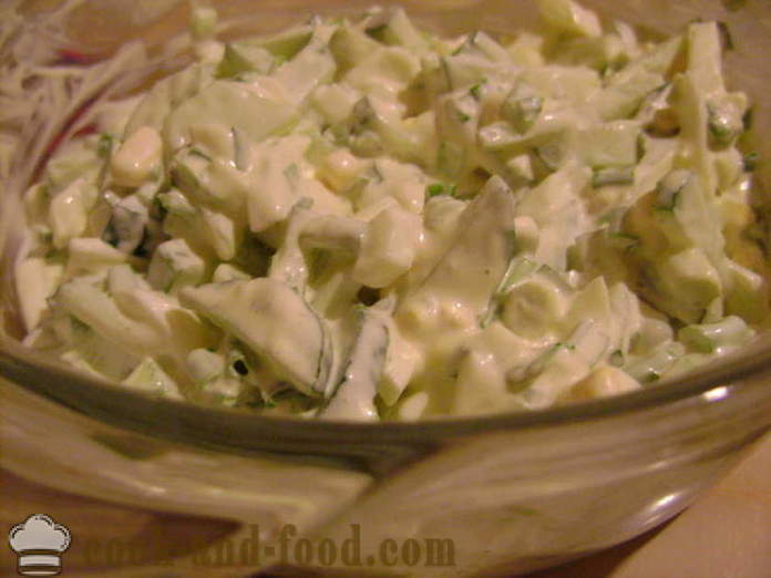 Salad: timun, telur, daun bawang dan mayonis - bagaimana untuk membuat salad timun dengan mayonis, langkah demi langkah resipi foto