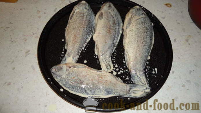 Carp dalam krim masam - bagaimana untuk memasak ikan dalam ketuhar dengan krim, dengan langkah demi langkah resipi foto