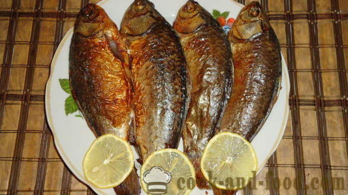 Carp dalam krim masam - bagaimana untuk memasak ikan dalam ketuhar dengan krim, dengan langkah demi langkah resipi foto