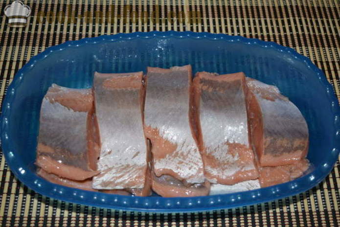 Salmon merah jambu masin salmon Atlantik - kedua-dua jeruk lazat salmon merah jambu di rumah, langkah demi langkah resipi foto