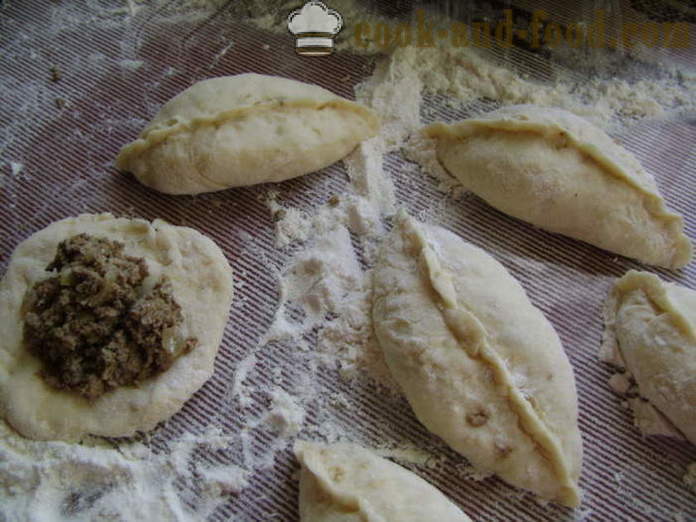 Pai goreng lazat dengan hati - bagaimana untuk memasak pai dengan hati goreng dalam kuali, dengan langkah demi langkah resipi foto