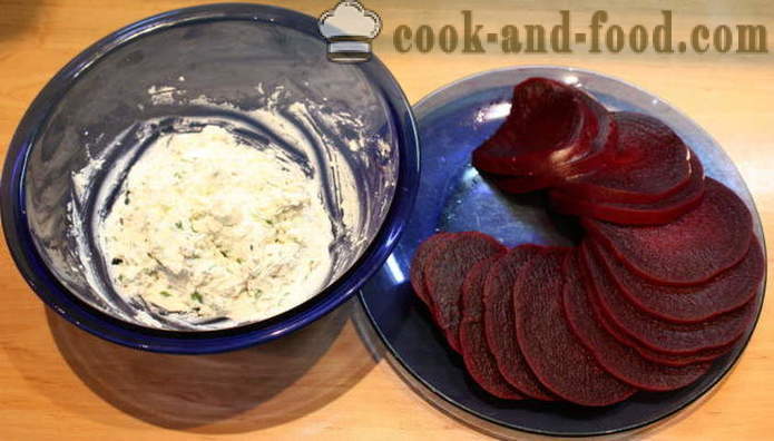 Salad berlapis bit dengan keju kambing dan bawang putih - bagaimana untuk membuat salad bit lapisan, langkah demi langkah resipi foto