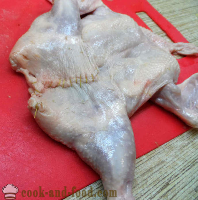 Ayam disumbat tanpa tulang dalam ketuhar - bagaimana untuk memasak ayam disumbat tanpa tulang, langkah demi langkah resipi foto
