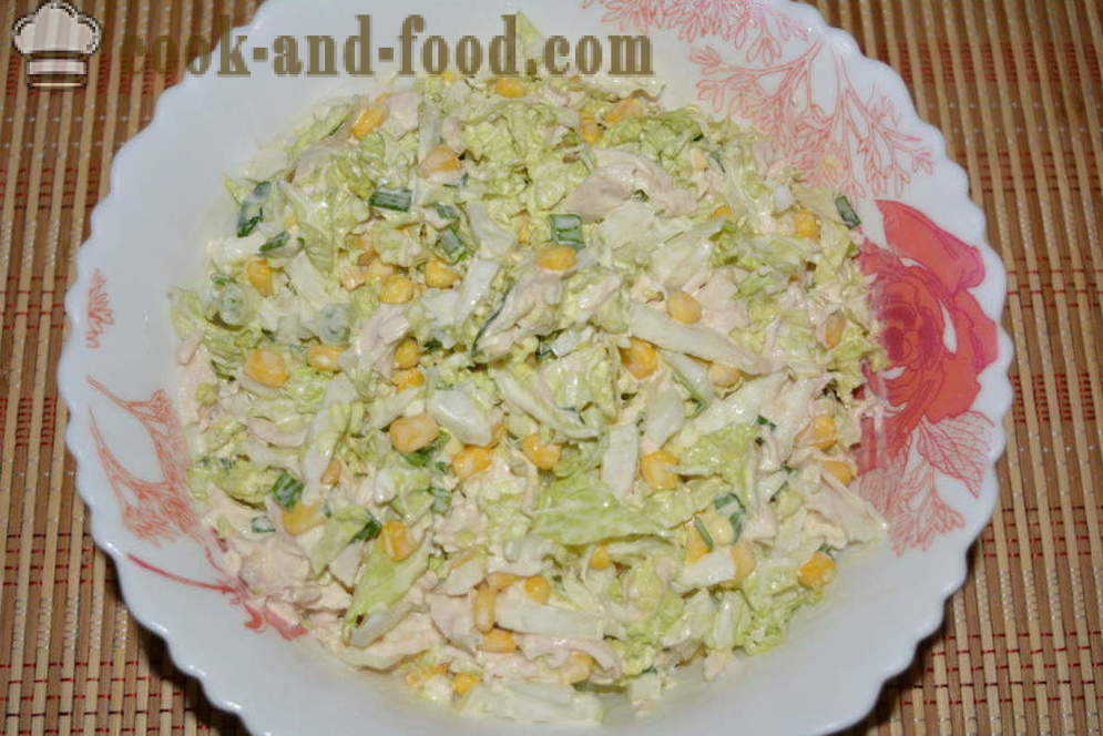 Salad mudah dengan kubis Cina, ayam dan jagung - bagaimana untuk menyediakan salad kubis Cina dengan dada ayam, langkah demi langkah resipi foto