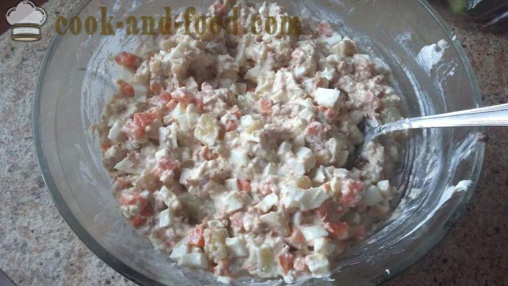 Salad ikan tuna dengan telur dan kentang - bagaimana untuk menyediakan salad tuna dalam tin, langkah demi langkah resipi foto