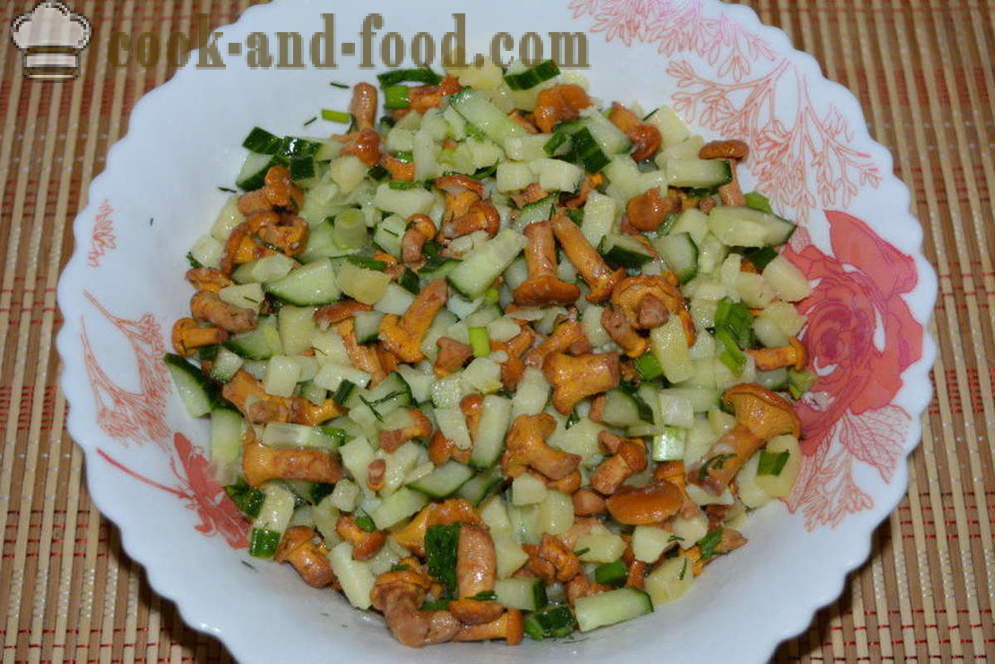 Salad mudah dengan cendawan jeruk - bagaimana untuk menyediakan salad cendawan jeruk, langkah demi langkah resipi foto
