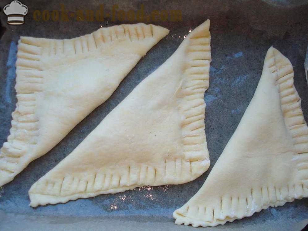 Penganan sedutan pastri dengan kentang dan daging - bagaimana untuk memasak penganan puff pastri di dalam oven, dengan langkah demi langkah resipi foto