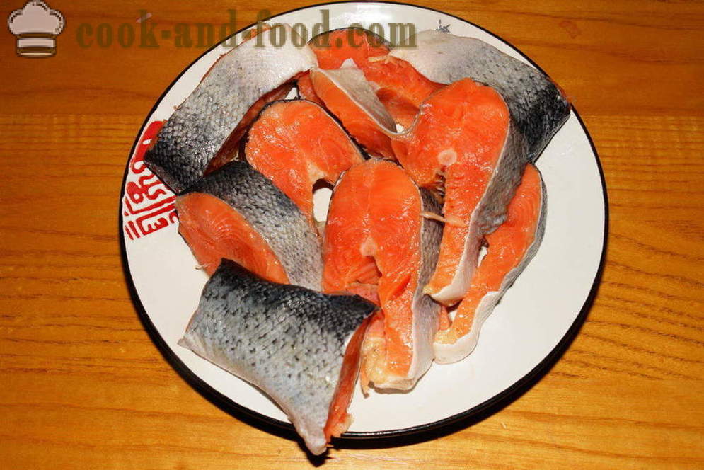 Salmon bakar dalam oven - sebagai bakar salmon lazat dalam ketuhar dalam lengan, resipi poshagovіy dengan gambar