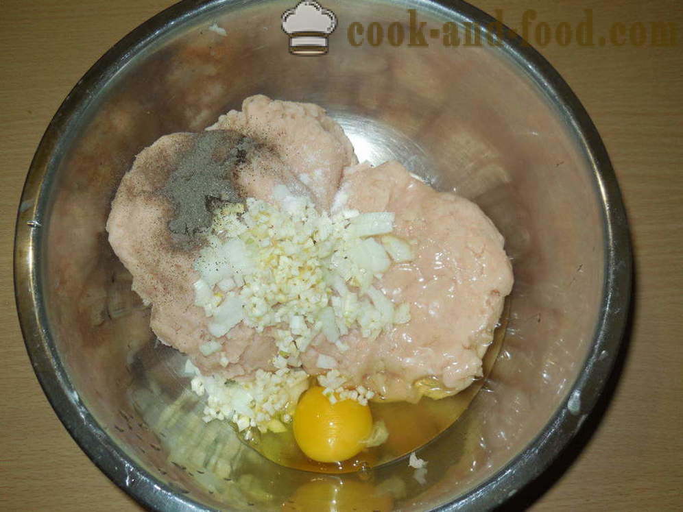 Roll daging wap dengan telur puyuh - bagaimana untuk memasak daging cincang gulung dengan telur untuk pasangan, dengan langkah demi langkah resipi foto