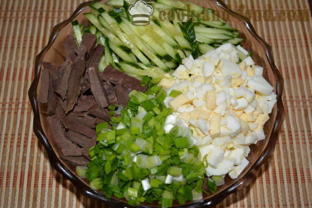 Salad dari hati daging lembu dengan timun dan telur - bagaimana untuk menyediakan salad hati, langkah demi langkah resipi foto