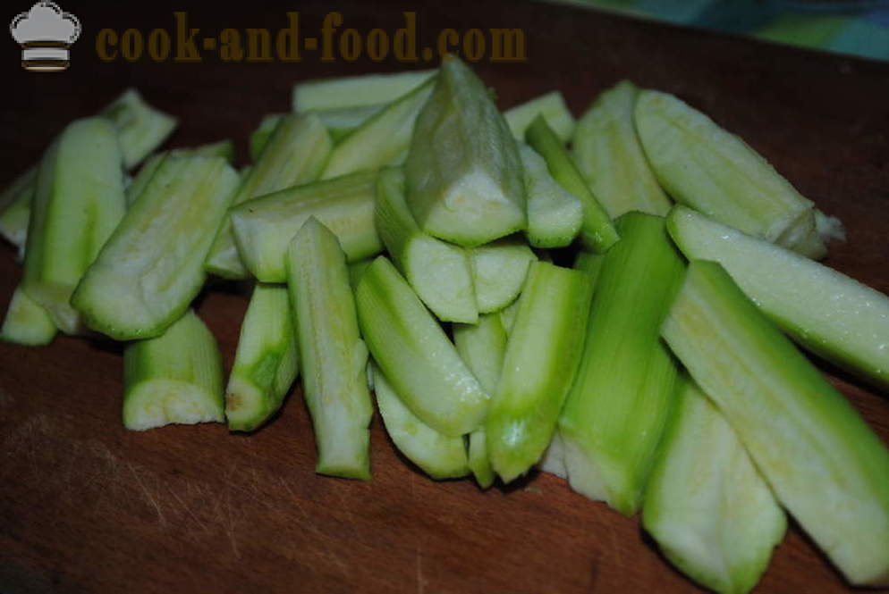 Zucchini lazat dengan walnut dan bawang putih - bagaimana untuk menyediakan salad zucchini dan kacang, dengan langkah demi langkah resipi foto