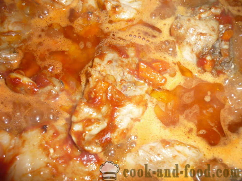 Ayam tumis dalam sos tomato - kedua-dua lazat untuk memasak stew ayam, langkah demi langkah resipi foto