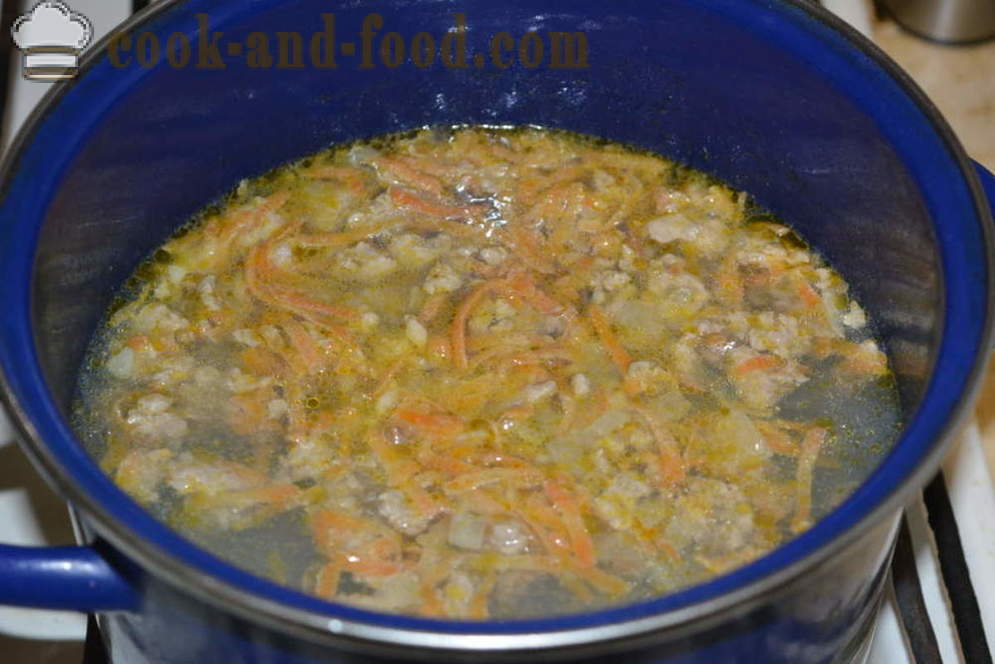 Sup daging dengan daging dan ladu diperbuat daripada tepung dan telur - bagaimana untuk memasak sup dengan daging cincang dengan ladu, langkah demi langkah resipi foto