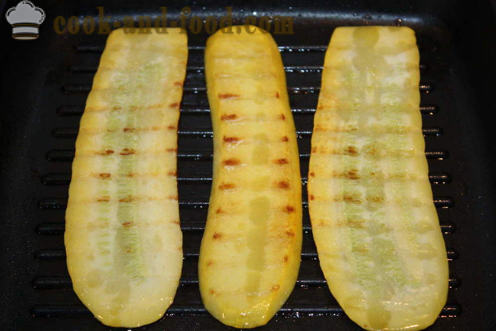 Rolls terung dan zucchini dengan ayam dan keju - bagaimana untuk membuat gulung terung di dalam oven, dengan langkah demi langkah resipi foto
