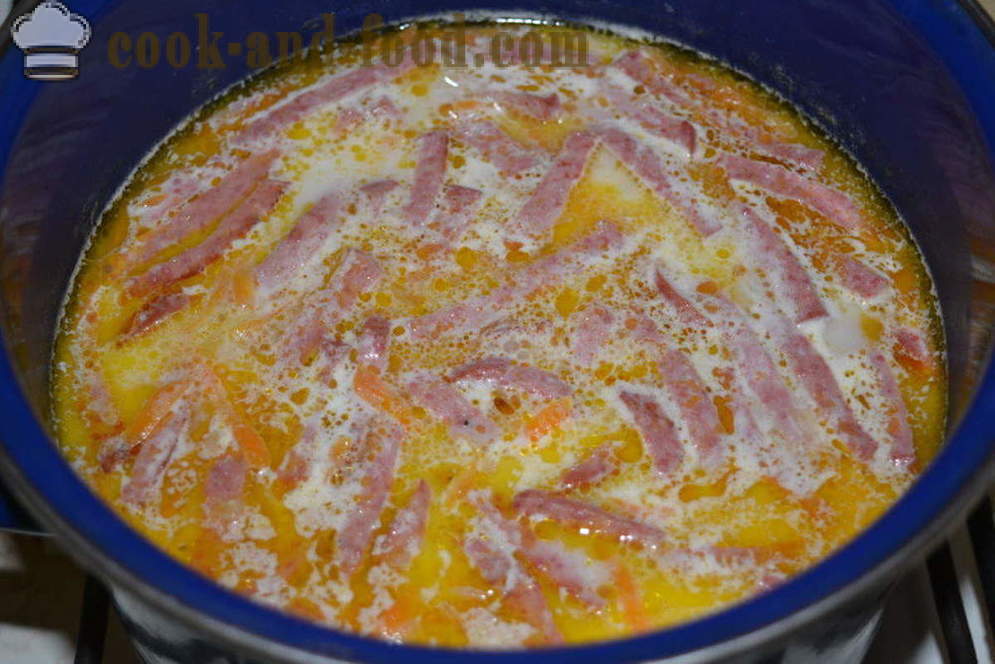 Sup keju dengan keju cair, pasta dan sosej - bagaimana untuk memasak sup keju dengan keju diproses, langkah demi langkah resipi foto